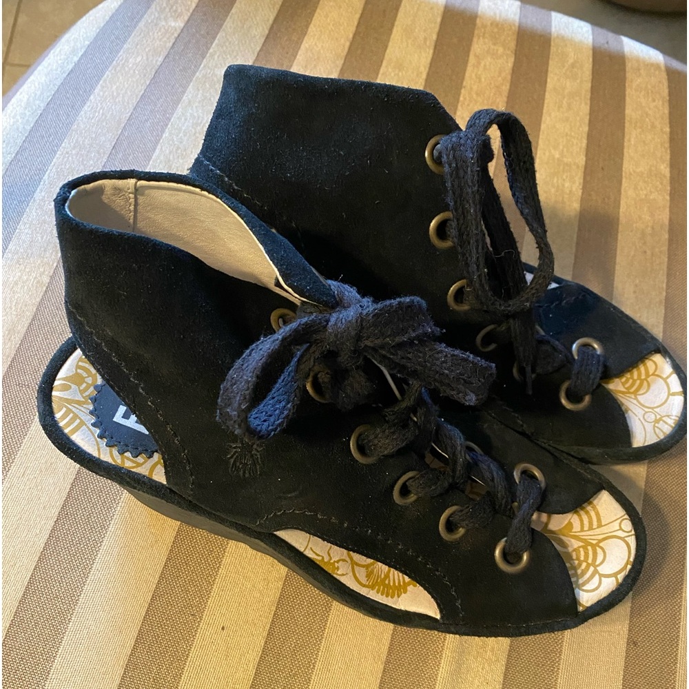 FLY LONDON YLFA Wedges